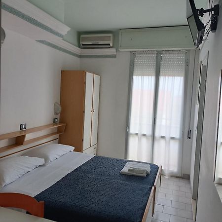 Hotel Augustus Gatteo a Mare Εξωτερικό φωτογραφία