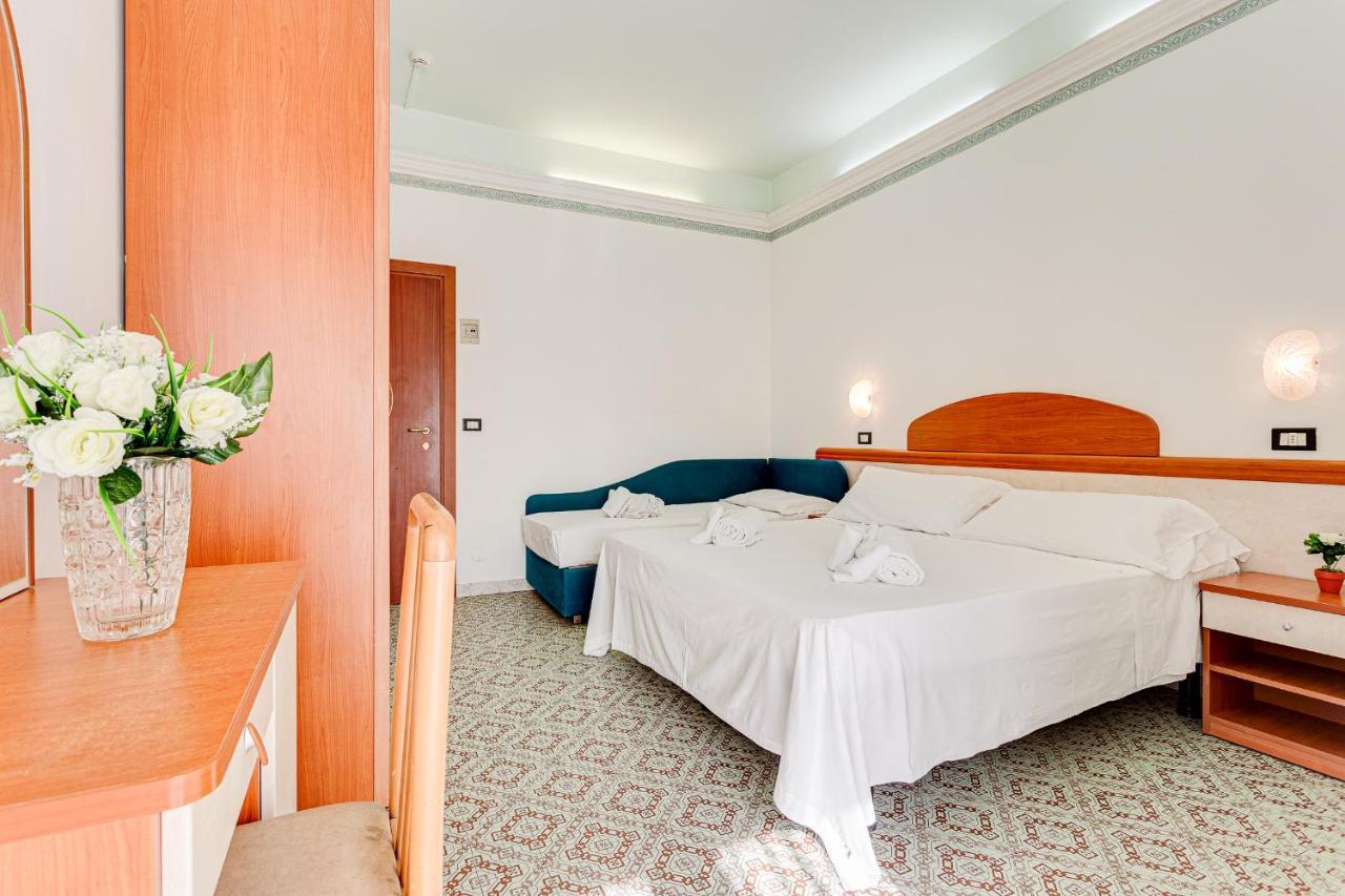 Hotel Augustus Gatteo a Mare Εξωτερικό φωτογραφία