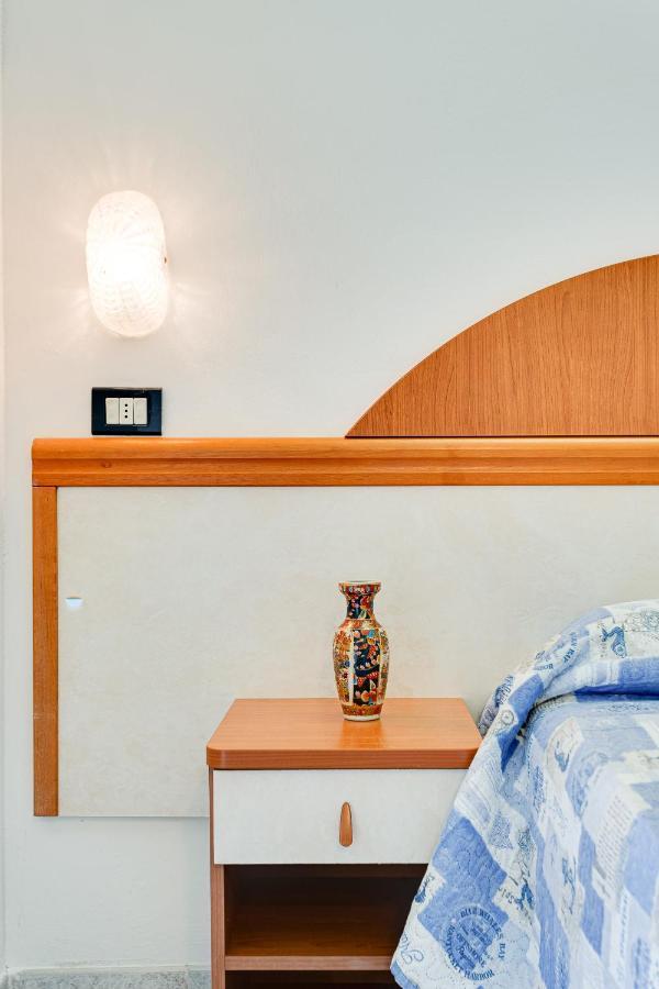 Hotel Augustus Gatteo a Mare Εξωτερικό φωτογραφία