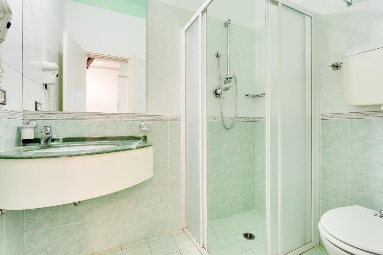 Hotel Augustus Gatteo a Mare Εξωτερικό φωτογραφία