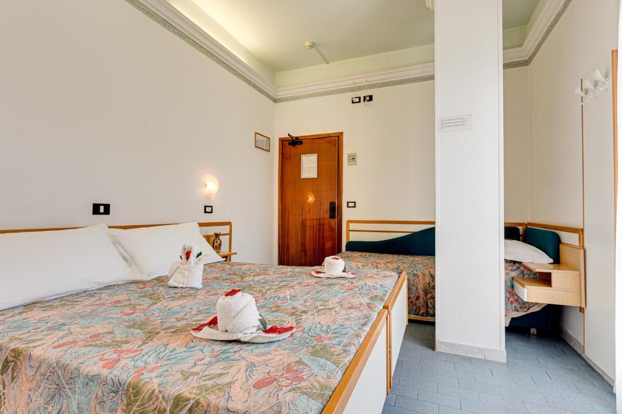 Hotel Augustus Gatteo a Mare Εξωτερικό φωτογραφία