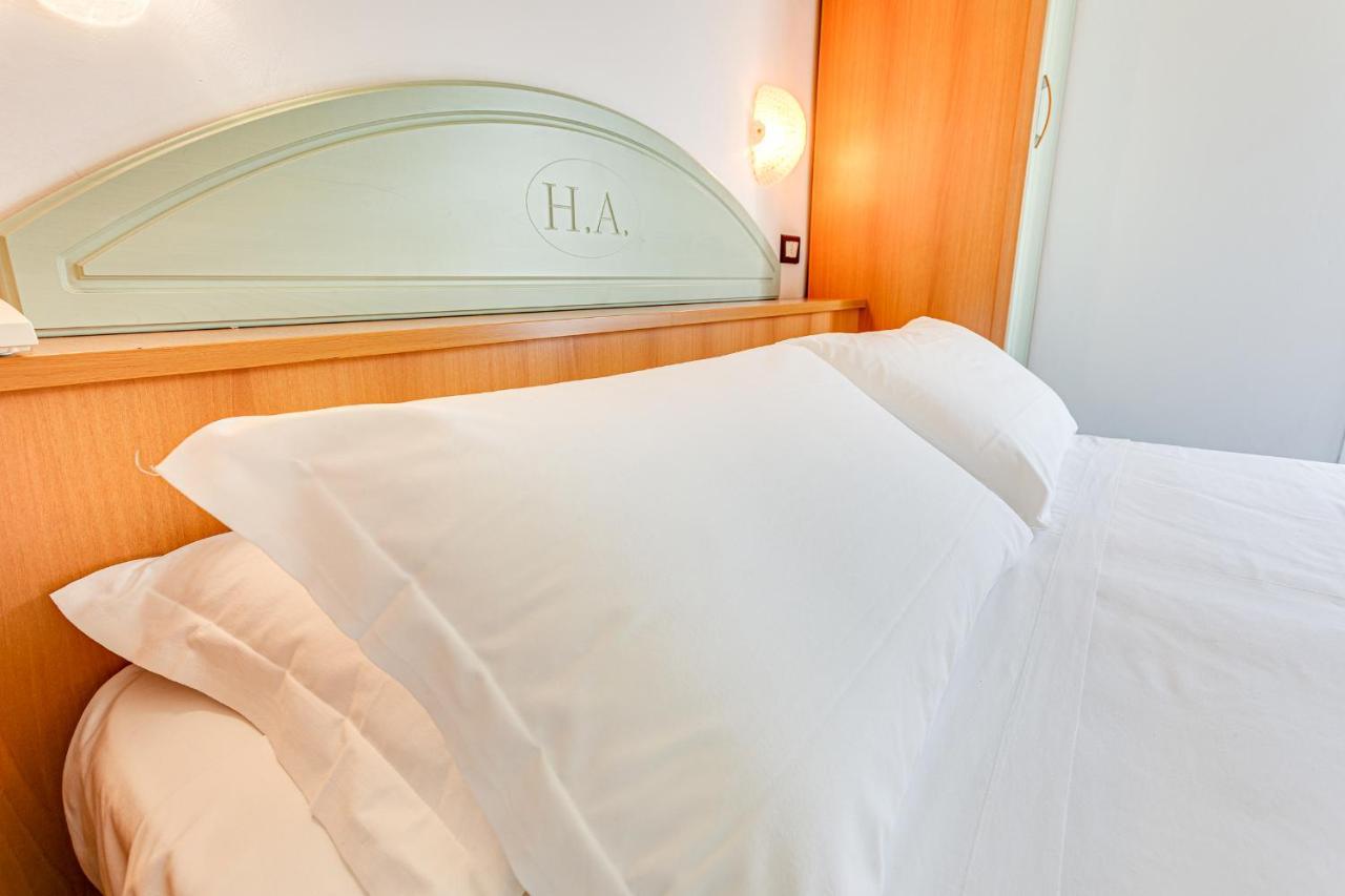 Hotel Augustus Gatteo a Mare Εξωτερικό φωτογραφία