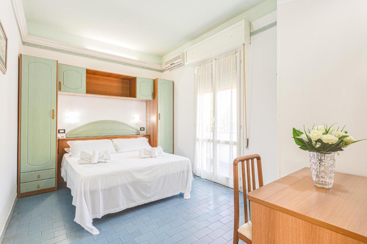 Hotel Augustus Gatteo a Mare Εξωτερικό φωτογραφία