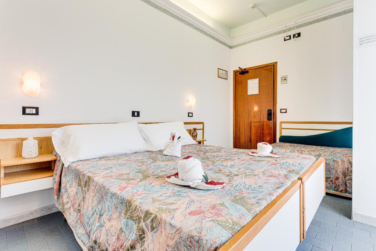Hotel Augustus Gatteo a Mare Εξωτερικό φωτογραφία