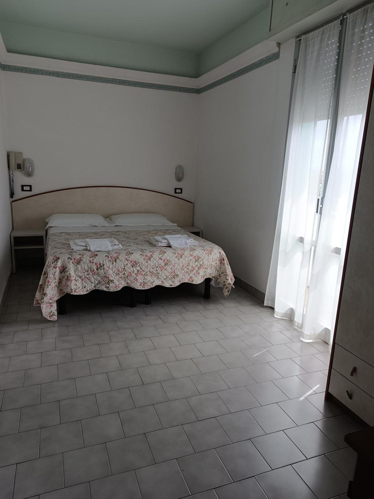 Hotel Augustus Gatteo a Mare Εξωτερικό φωτογραφία