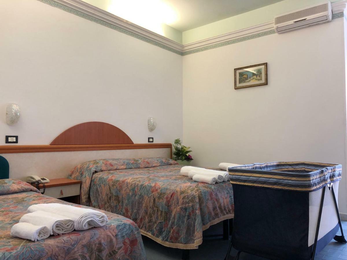 Hotel Augustus Gatteo a Mare Εξωτερικό φωτογραφία
