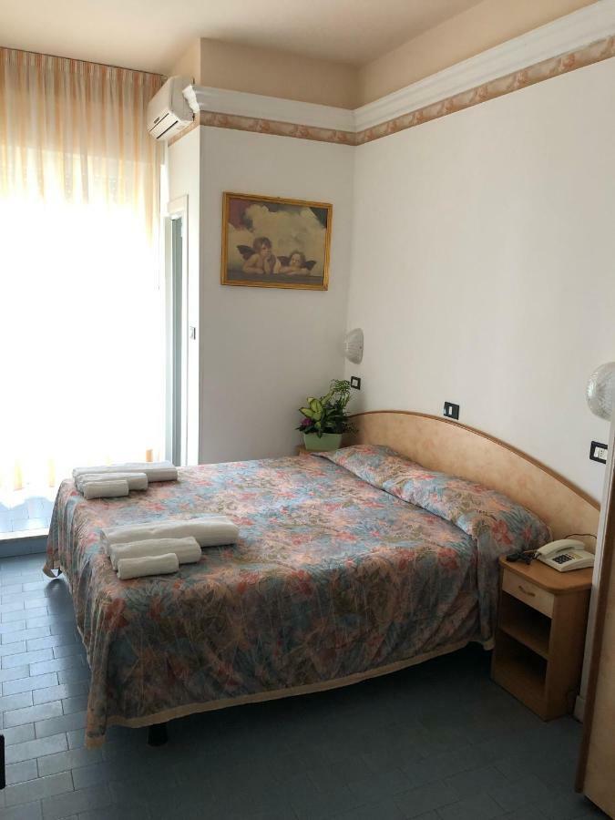 Hotel Augustus Gatteo a Mare Εξωτερικό φωτογραφία
